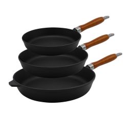 Karl Krüger Gusspfanne RUSTICA mit Griff aus Kirschholz